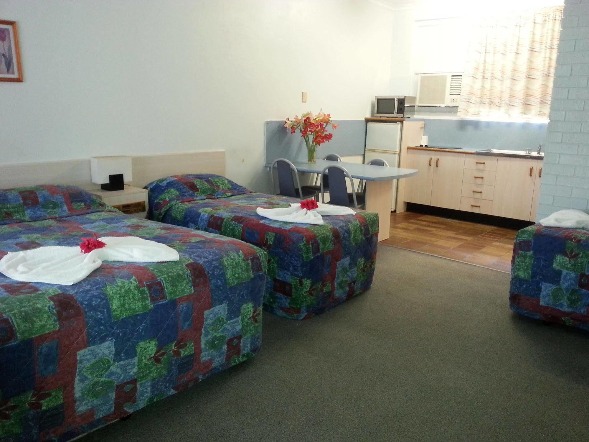 Golden Fountain Motel Rockhampton Ngoại thất bức ảnh