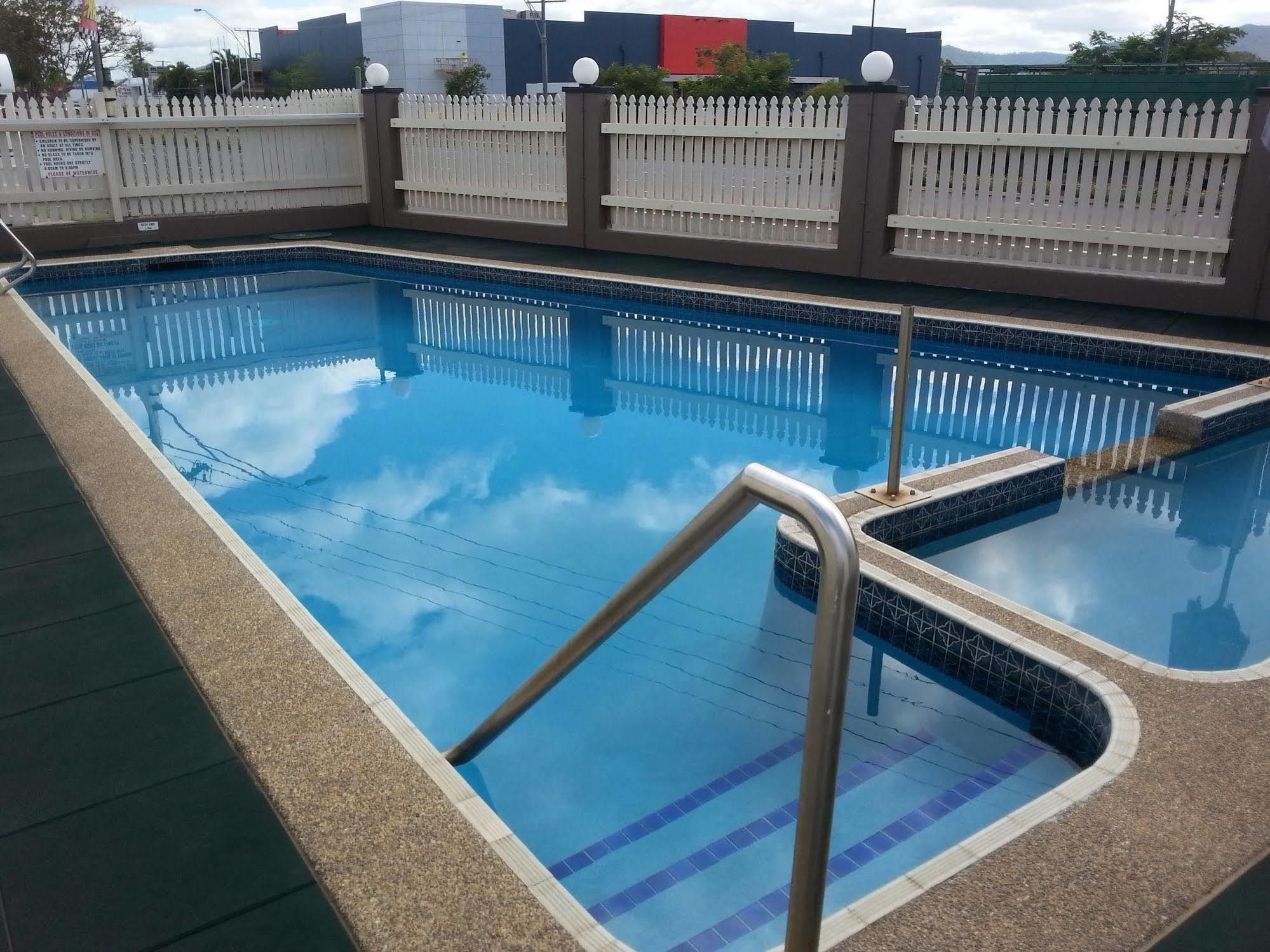 Golden Fountain Motel Rockhampton Ngoại thất bức ảnh